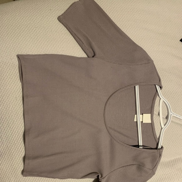 H&M boat neck cropped ribbed tee with 1/2 length sleeves - Picture 2 of 2